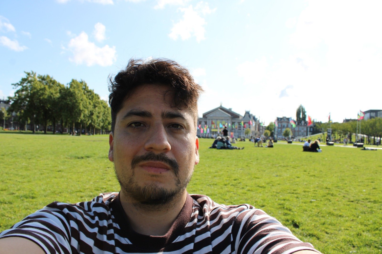 Gera en el Museumplein de Ámsterdam