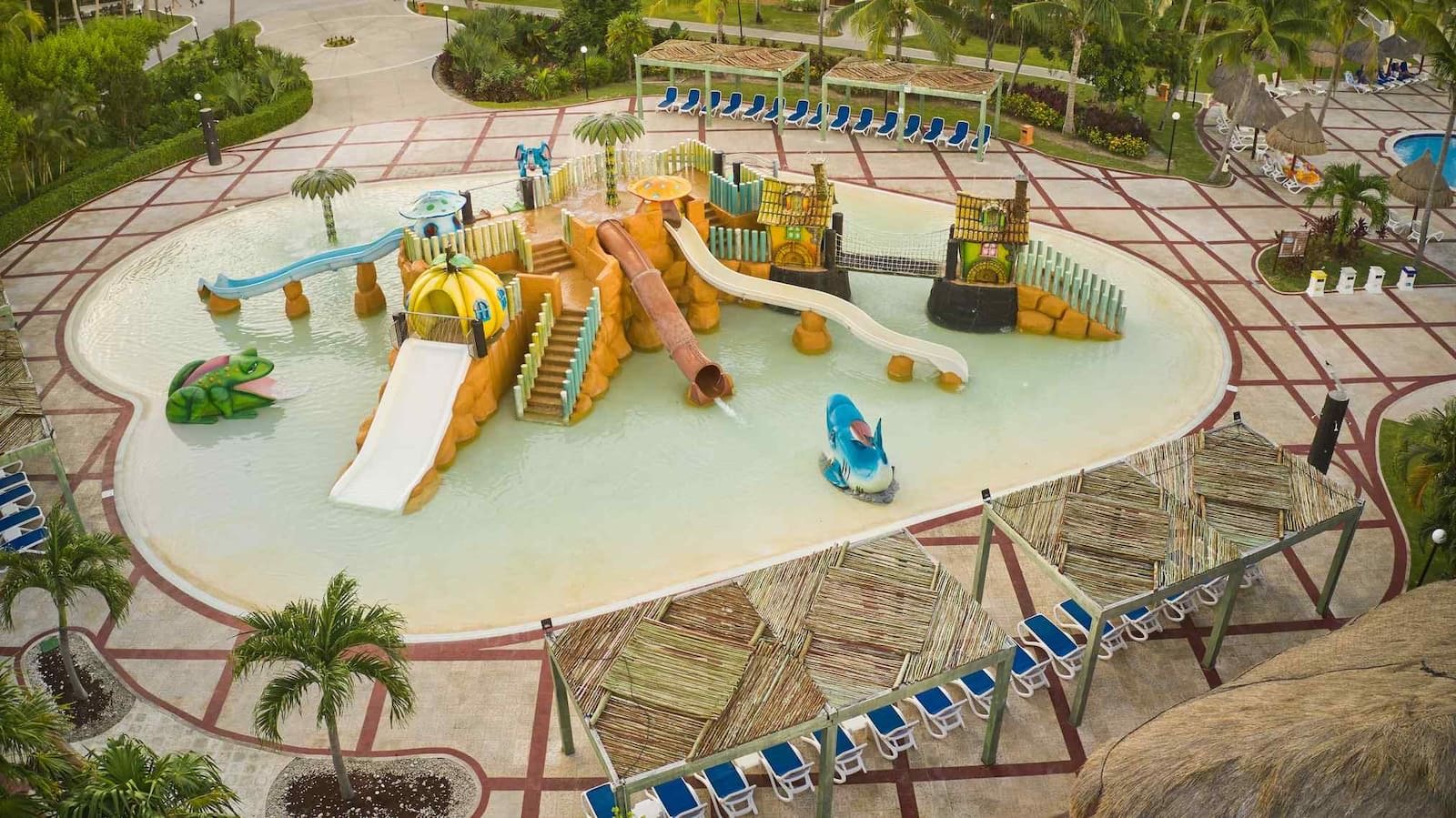 El parque acuático infantil visto desde arriba