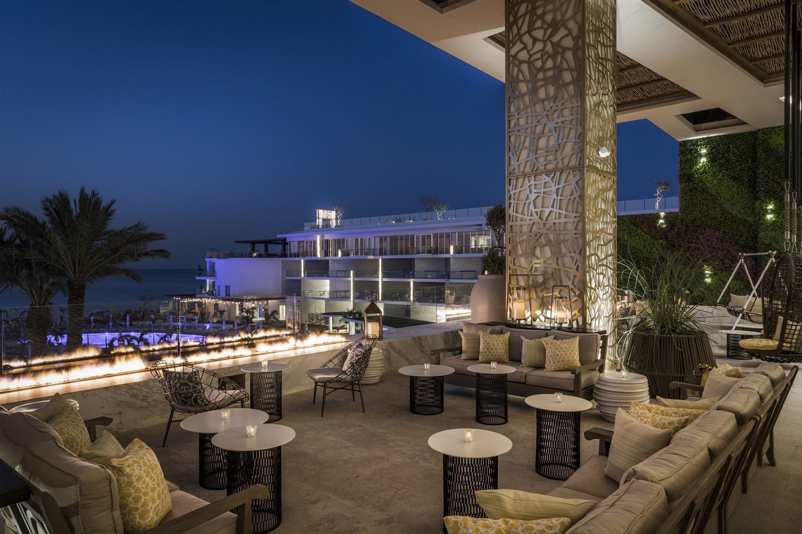 Terraza del bar de noche
